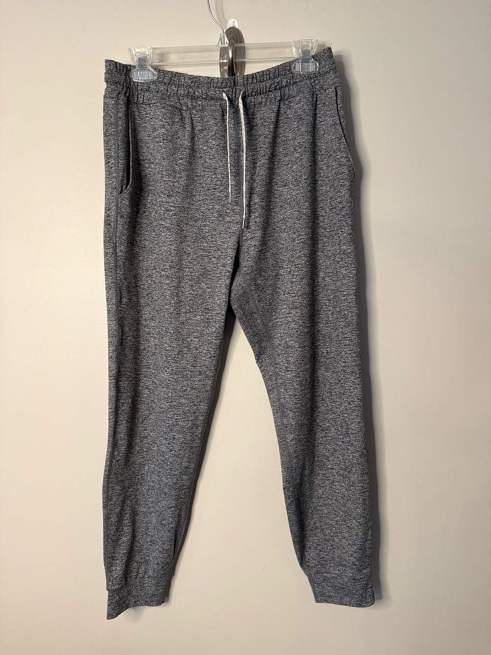Vuori  Performance Jogger in Heather Gray - Picture 2 of 9